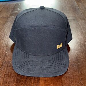 Melin Trenches Hydro Classic Black / Gum Hat